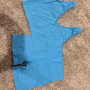 Women’s seamless blue workout shorts set